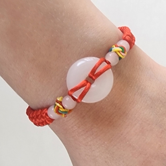 📿 White Jade Woven Red Bracelet - Picture 1 of 6